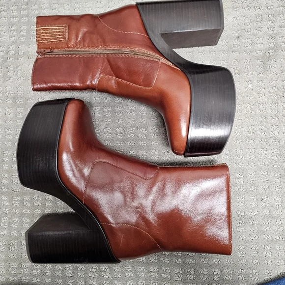 Jeffrey Campbell Platform Boots - Picture 7 of 9